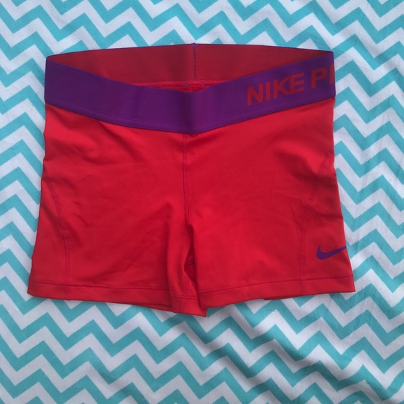 Nike Pants - Nike Pro Athletic shorts