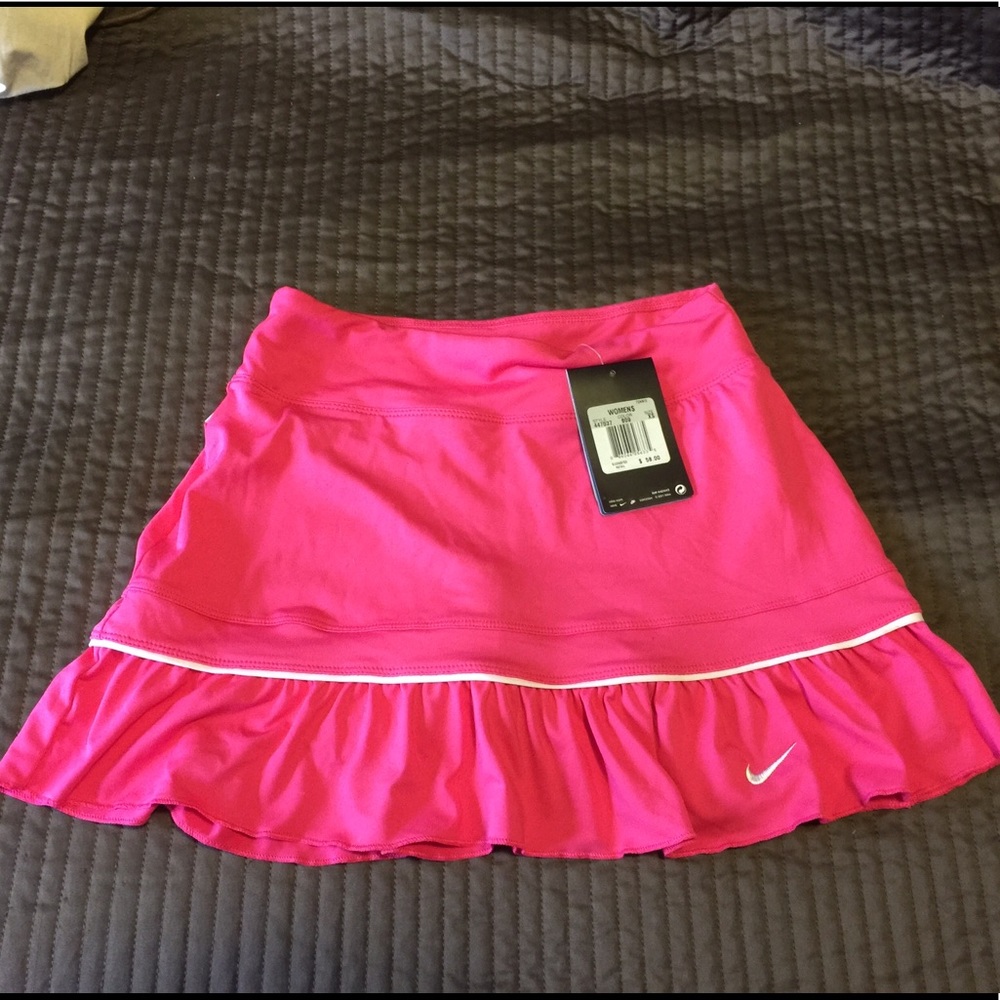 NWT Nike Rally Athletic skirt, Small, pink