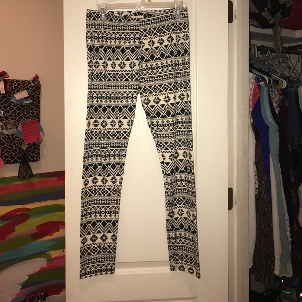 Fun aztec printed leggings
