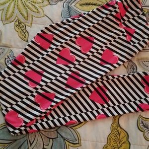 NWOT LuLaRoe Valentine OS Leggings