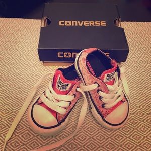 Converse infant pink shoes size 3