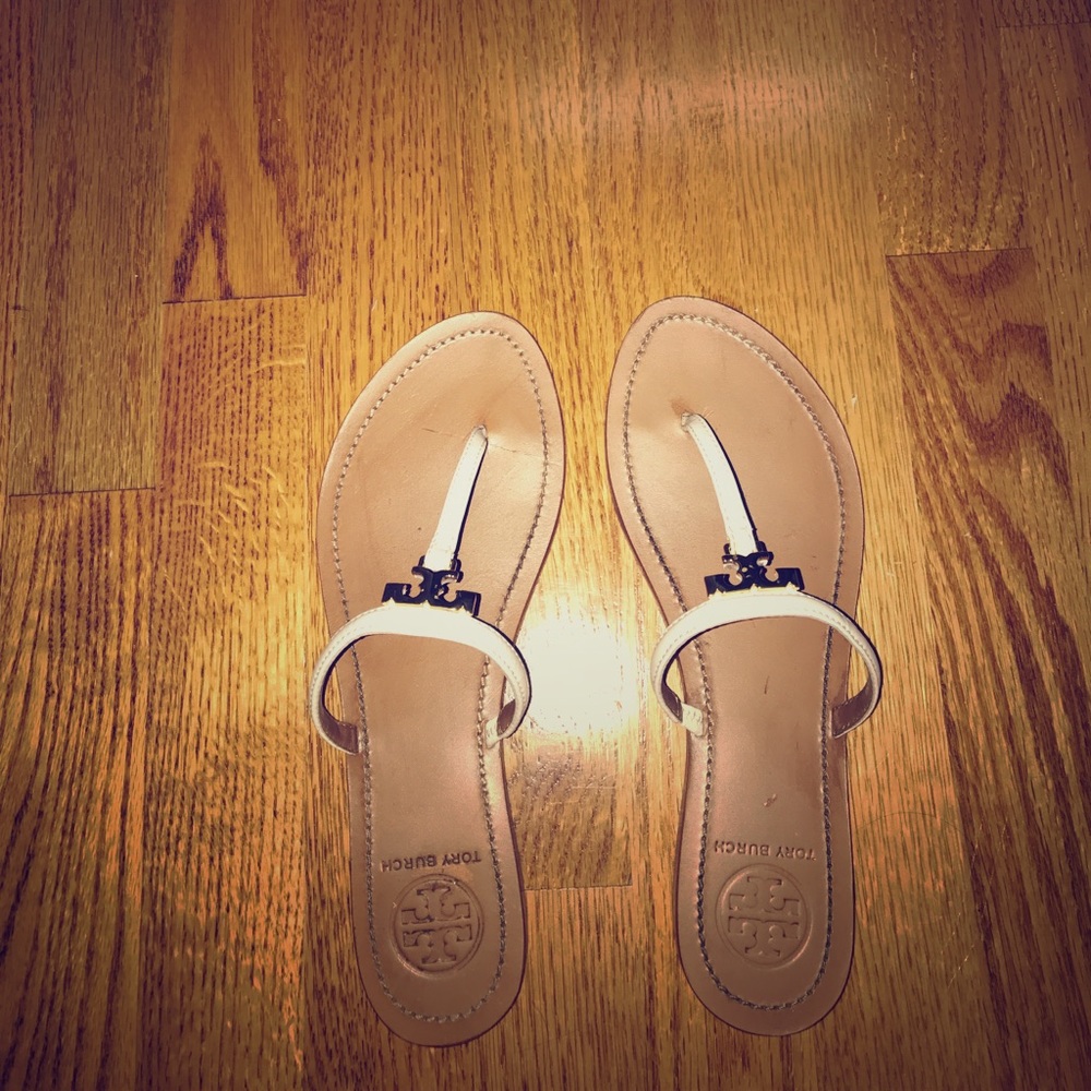 Authentic Tory Burch white T logo sandal 7.5