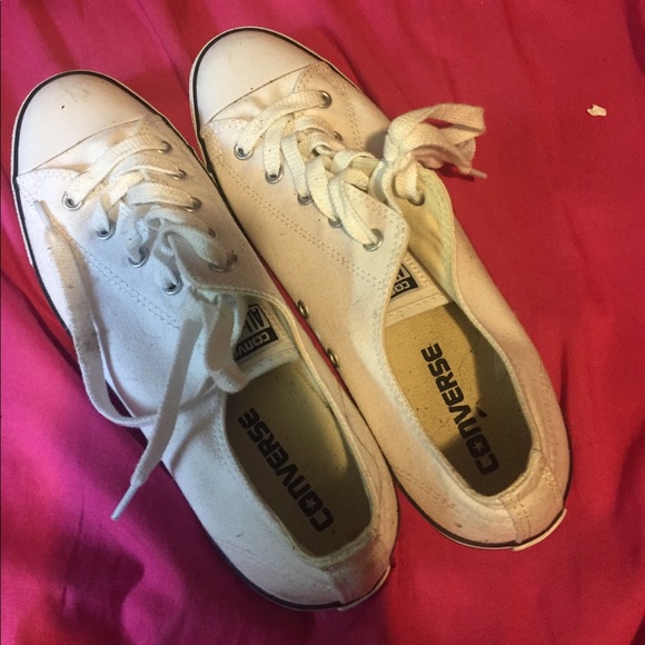 White converses - Picture 1 of 2