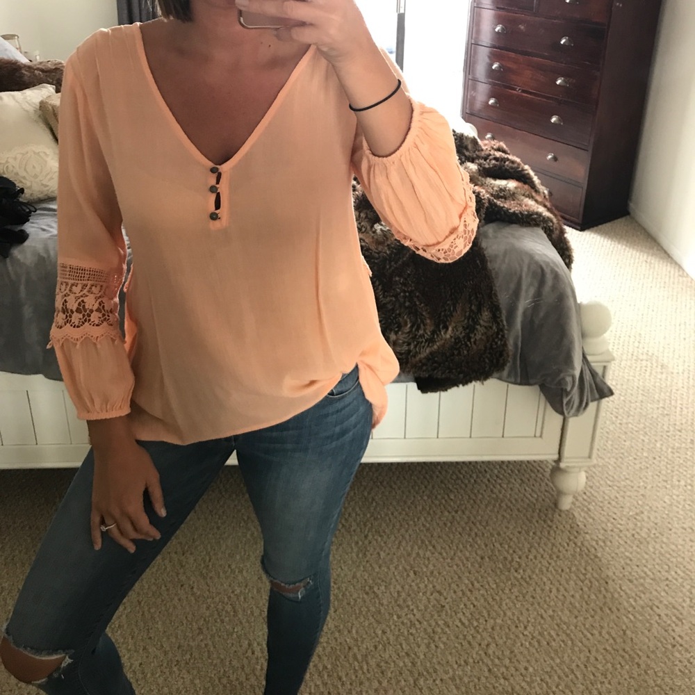 O'Neill light peach bracelet sleeve top