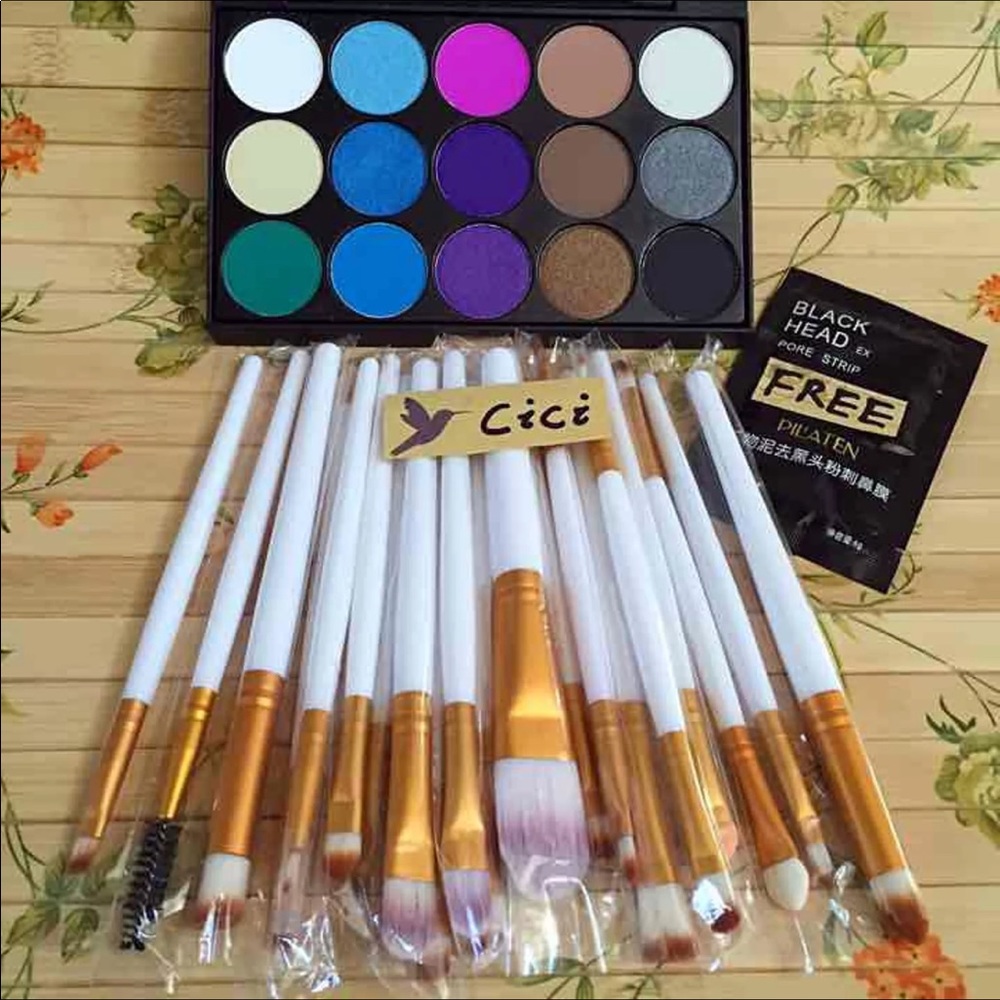 🌹🌹20pcs Makeup Brushes/Eyeshadow Palette/2Masks