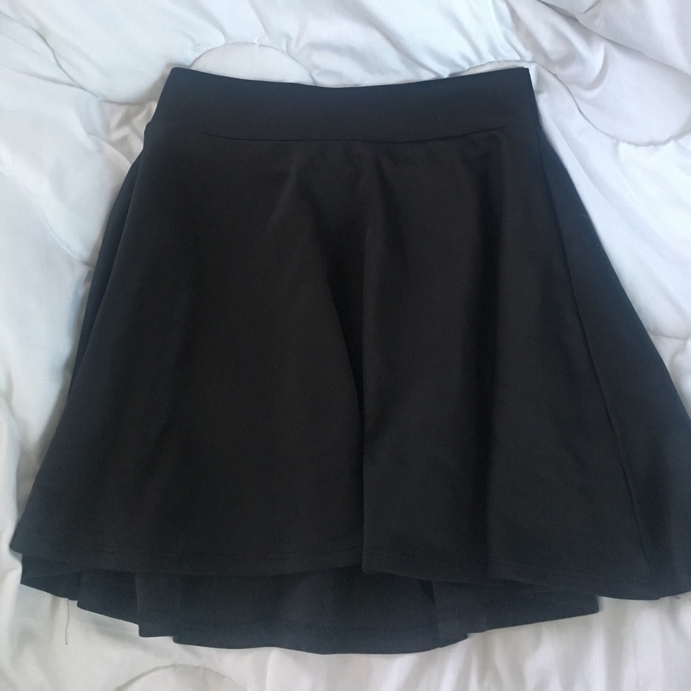 Black skater skirt