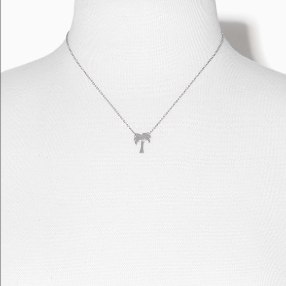 Delicate Palm Tree Necklace 🌴 - Picture 3 of 5