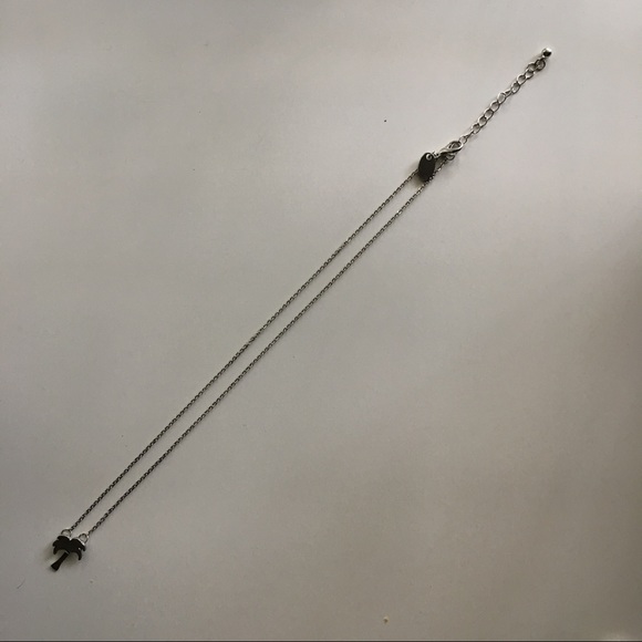 Delicate Palm Tree Necklace 🌴 - Picture 4 of 5