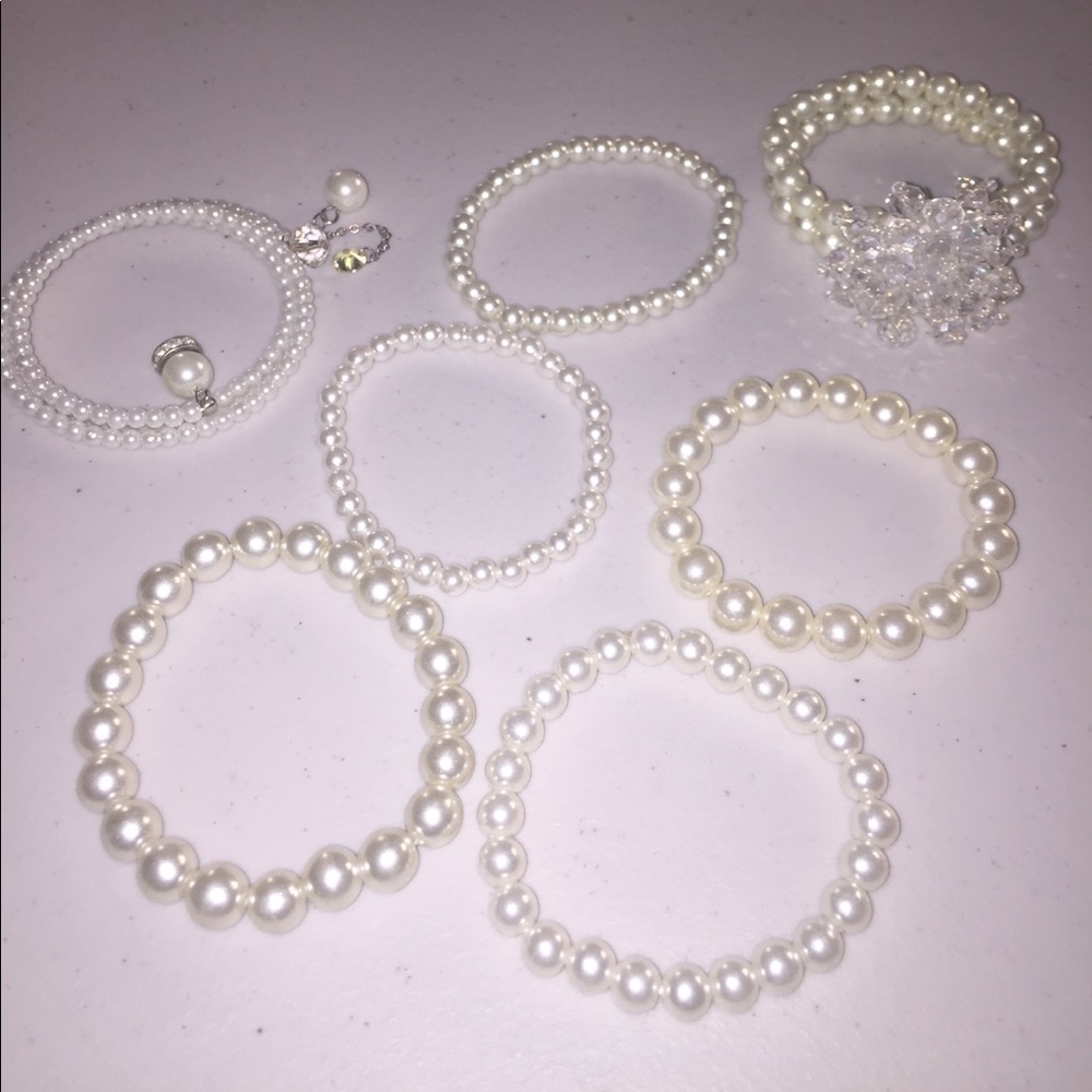 Set of 7 Faux Pearl Bracelets - Picture 4 of 4