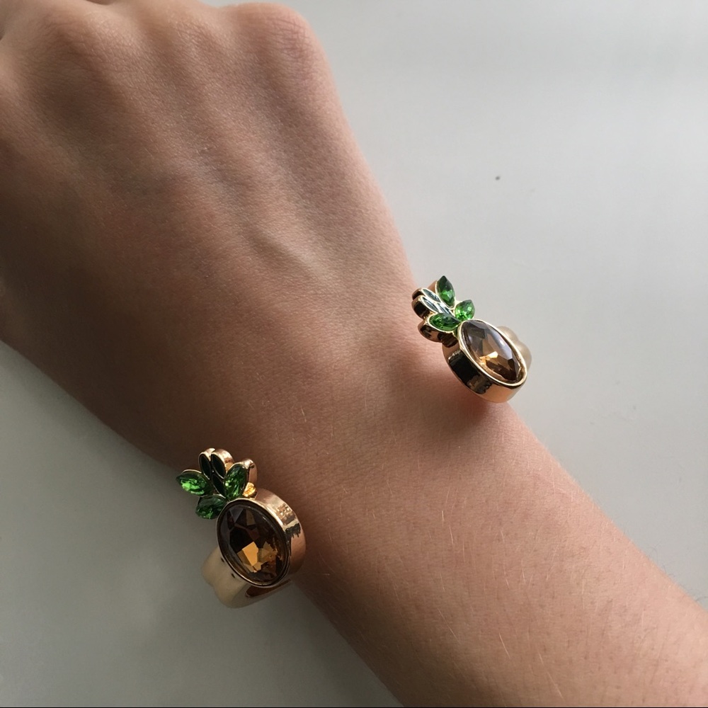 Pineapple Open Hinge Bracelet 🍍 - Picture 4 of 4