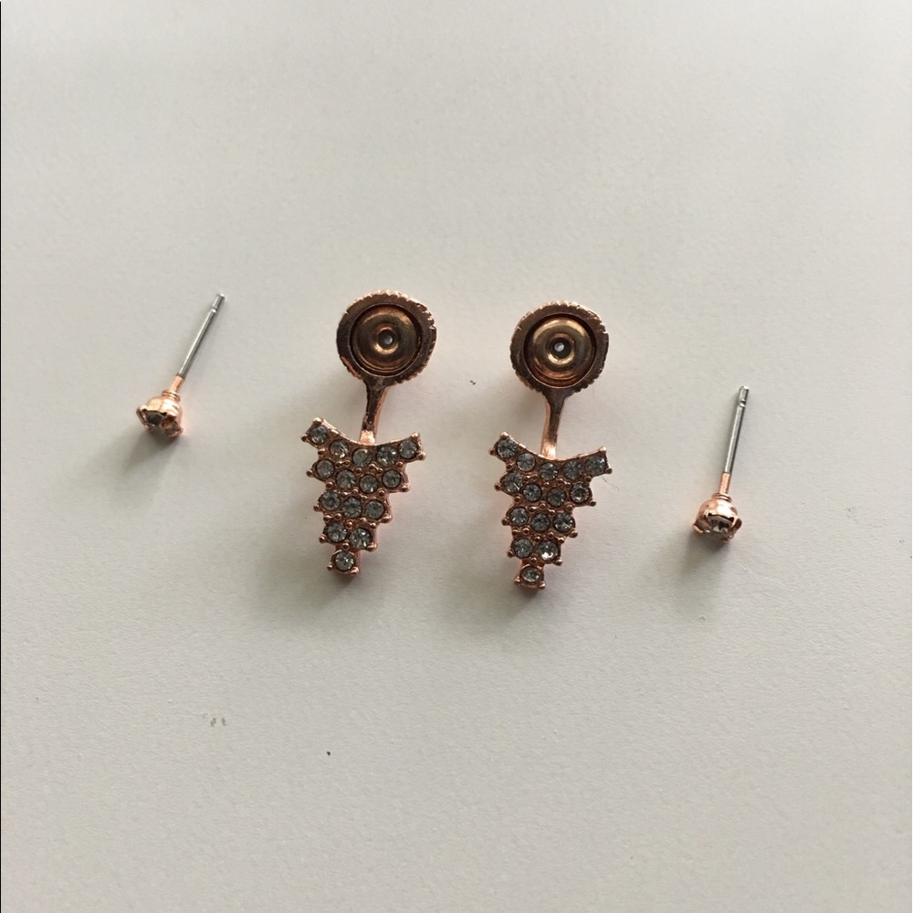 {2 Available} Rose Gold Triangle Stud Earrings ✨ - Picture 3 of 4