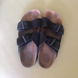 Birkenstock Arizona in Black Suede