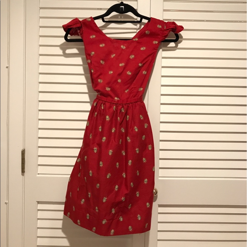 Super cute pineapple patterned dress!