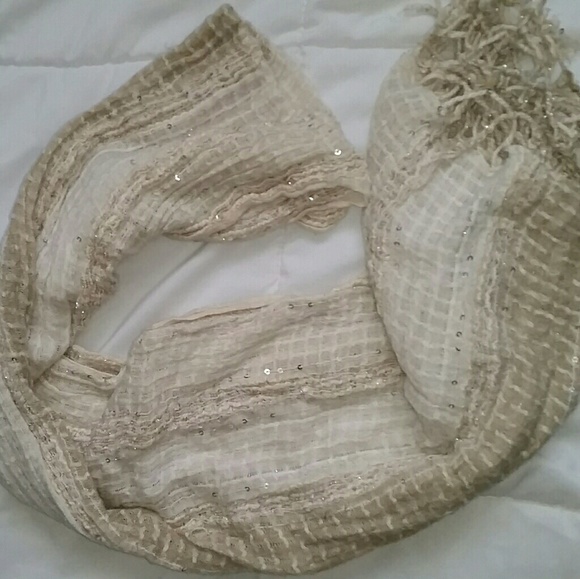 Scarf - Picture 1 of 3