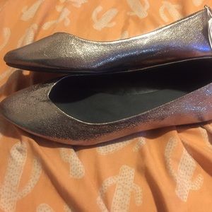 Old Navy silver pointy flats