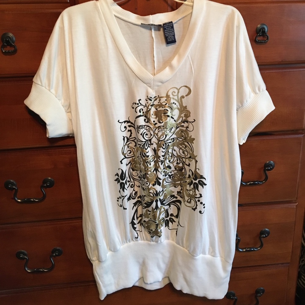 🎀White 90's Style Shirt🎀