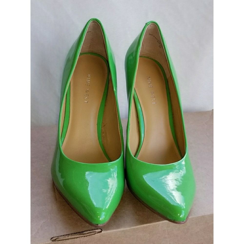 Nine west apple green pump.