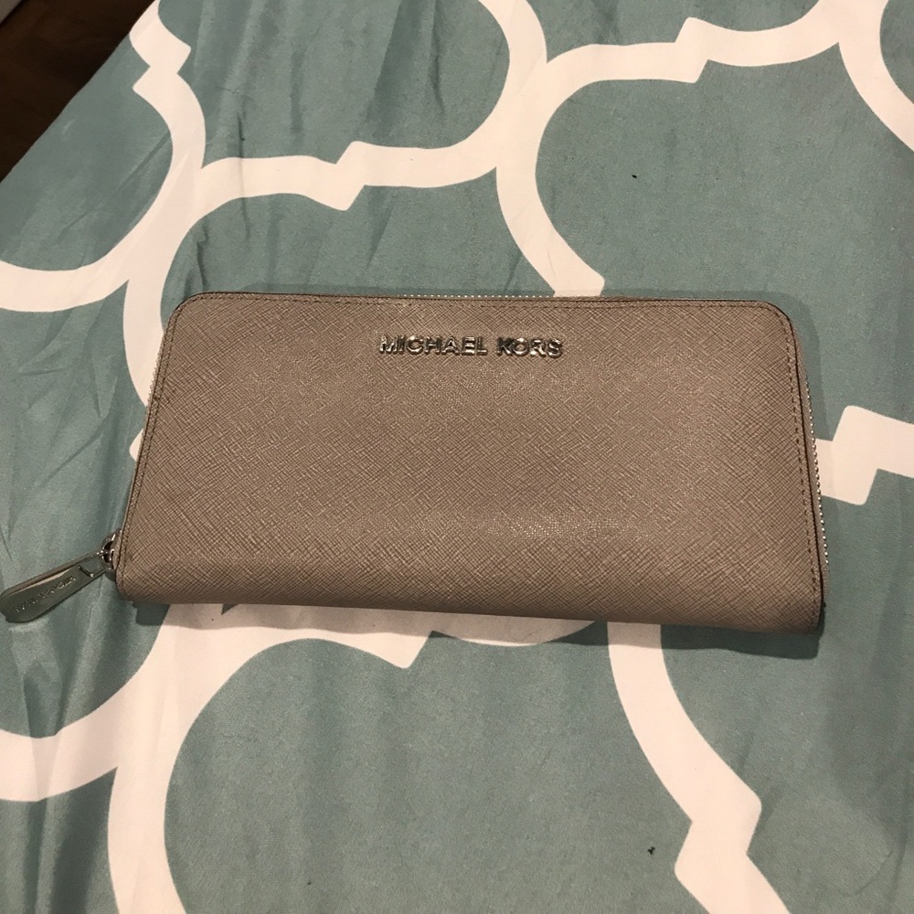 Michael kors wallet