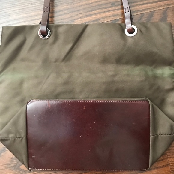 ❌SOLD❌ Vintage Fendi handbag - Picture 3 of 3