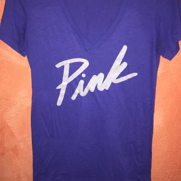 Victoria's Secret v-neck - Picture 1 of 1