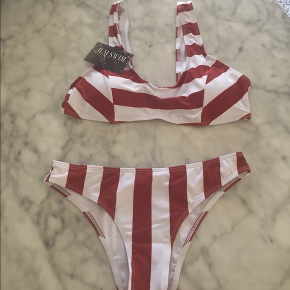 🆕 • Red & White Striped Bikini • - Picture 5 of 8