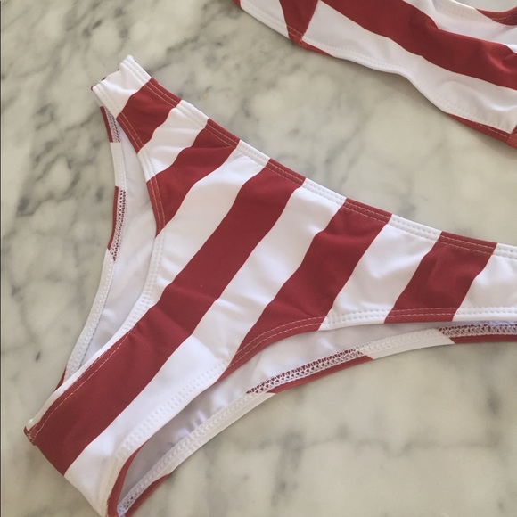 🆕 • Red & White Striped Bikini • - Picture 7 of 8