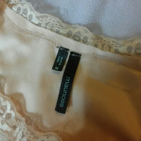 Women's tops - Picture 3 of 3