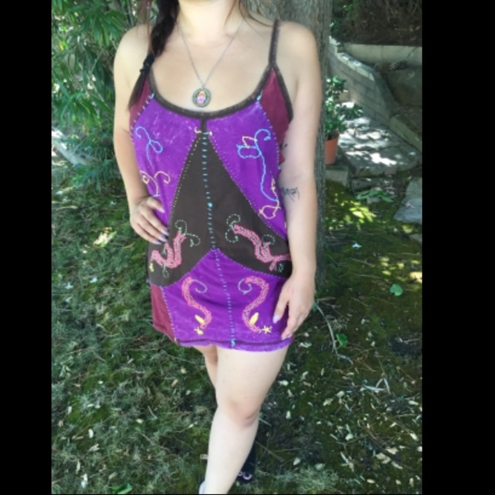 Cotton bodycon dress with stitching embroidery