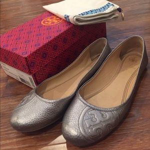 Tory Burch Ruby Ballet Flats in Pewter Size 9.5