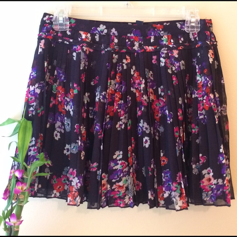 Purple flower pleated skirt