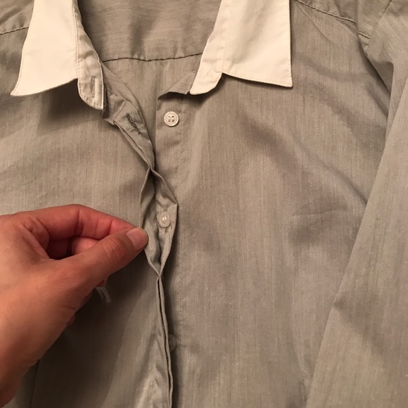 Button down shirts - Picture 5 of 6