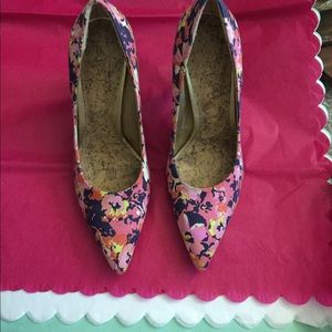 Floral pumps