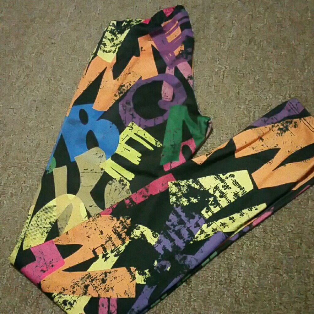 Graceful newspaper letter leggings