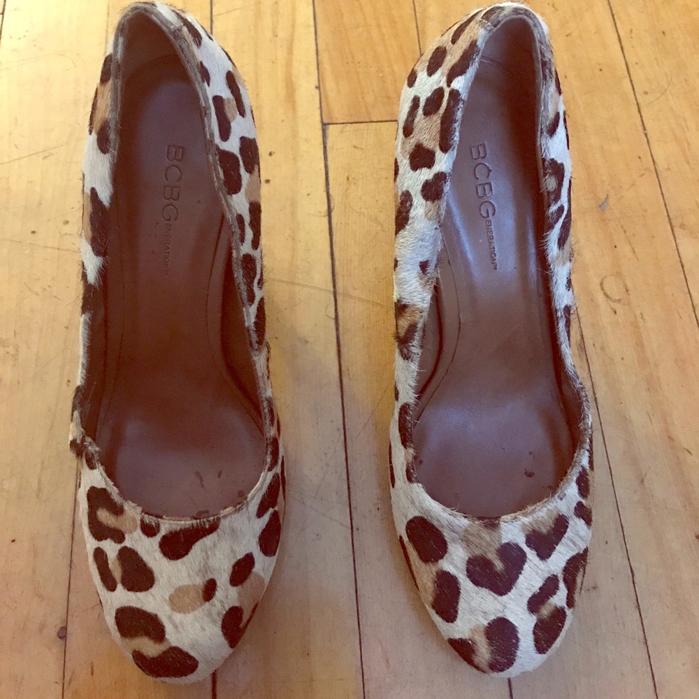 BCBG generation heels in Leopard Print in size 6.5