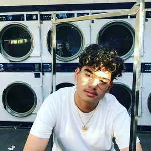 Meet your Posher, Jose