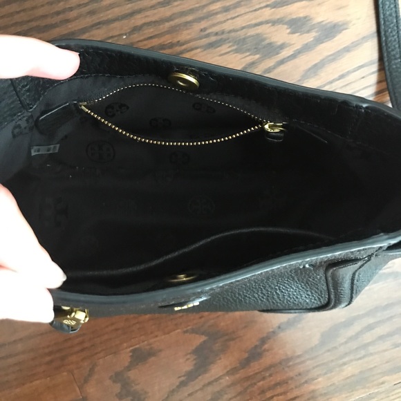 ❌SOLD❌ Tory Burch cross-body - Picture 3 of 3