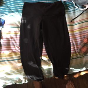 Lululemon black leggings !!