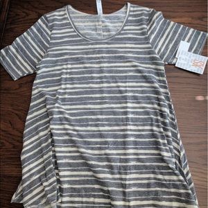 Lularoe xs perfect t