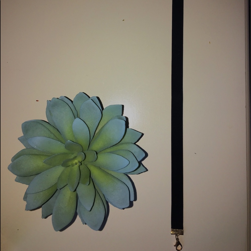 black velvet choker