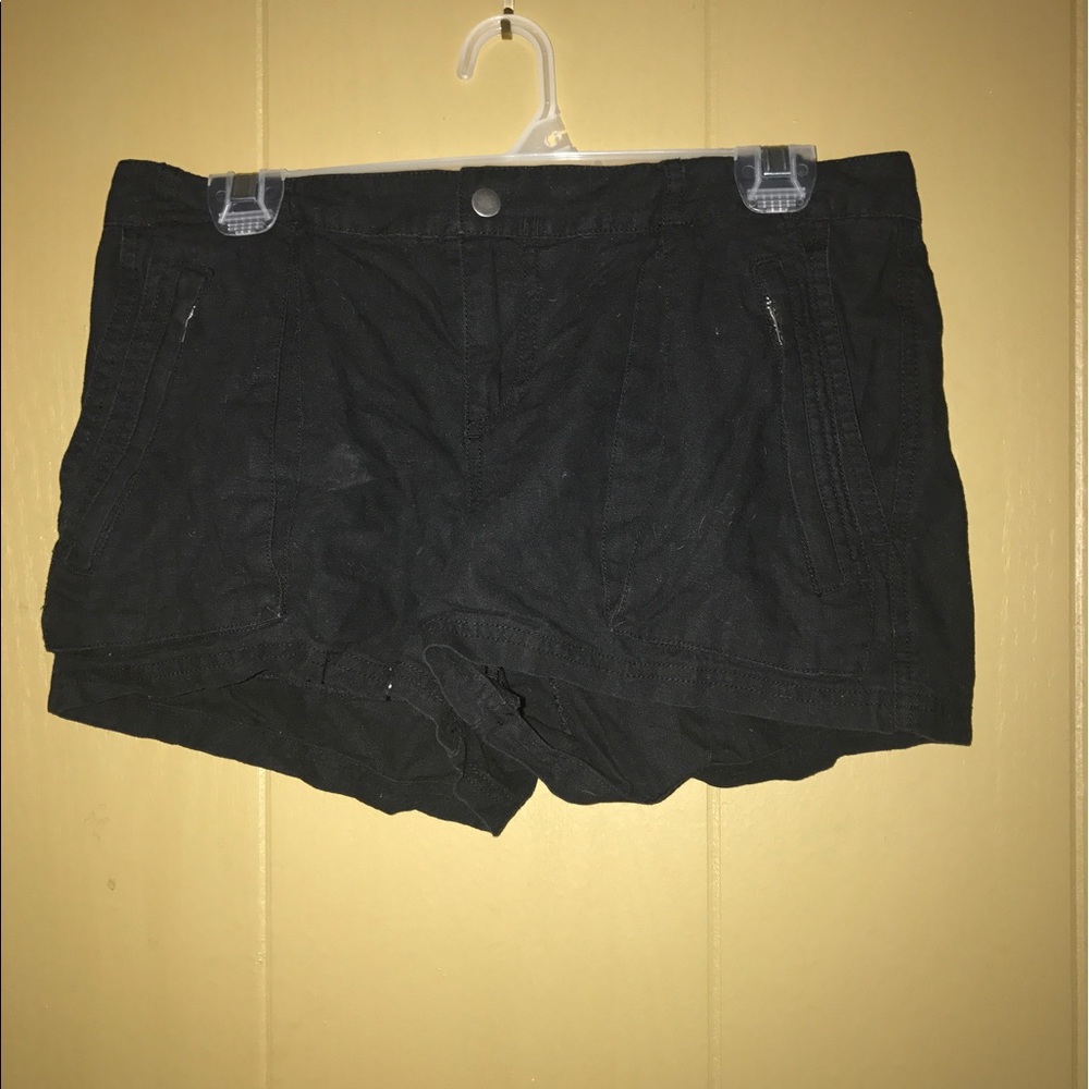 Size 6.cotton/linen blend. Zipper cargo style!