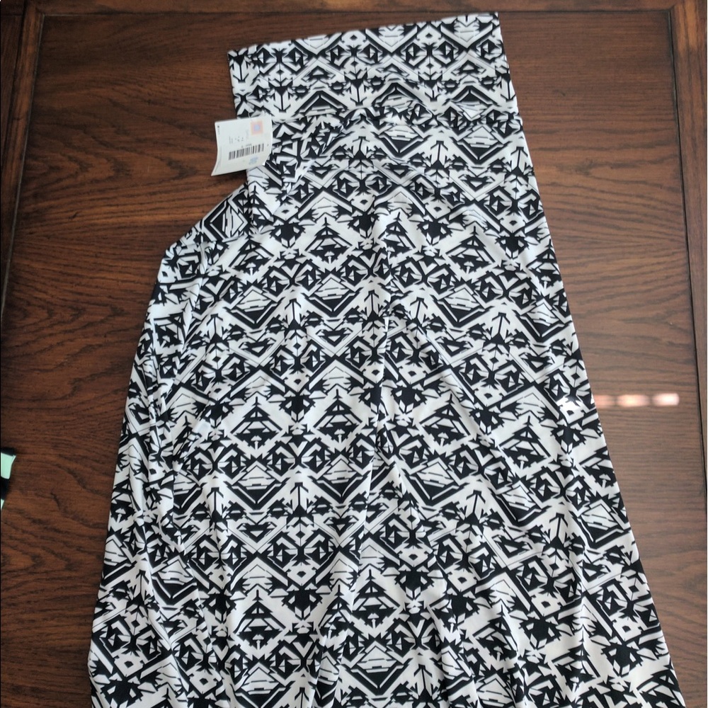 Lularoe small black and white maxi skirt