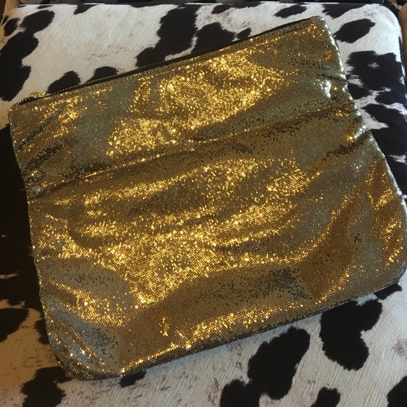 New. Gold Victoria's Secret Bag with mirror - Picture 3 of 7