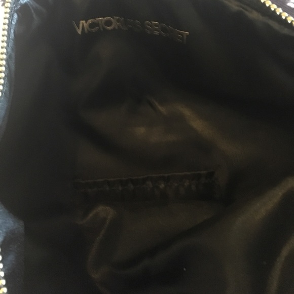 New. Gold Victoria's Secret Bag with mirror - Picture 5 of 7