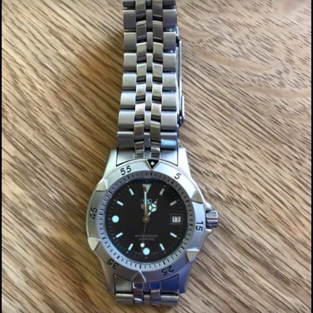 SOLD: Authentic Tag heuer 2000 series