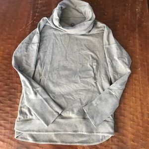 Lululemon cowl neck rest day pullover!