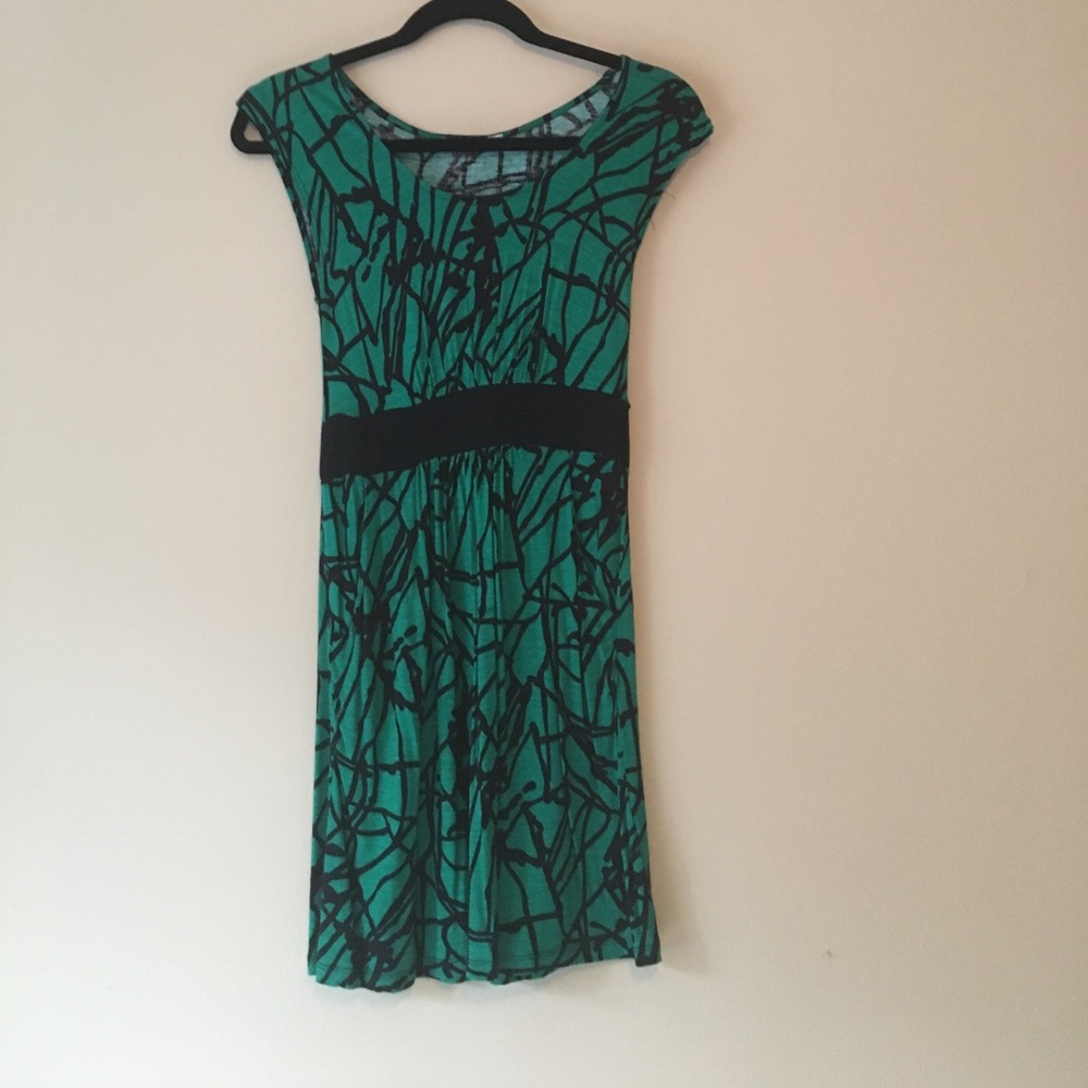 Green and black dress with side pockets
