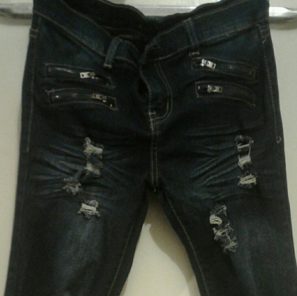 Girls ripped design jean