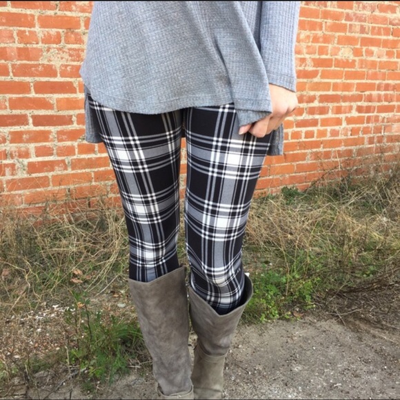 Plaid Black/White Leggings! - Picture 3 of 3