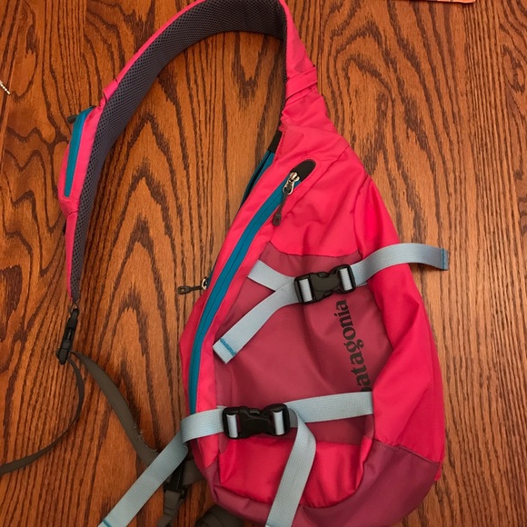 Patagonia Handbags - Patagonia Atom Sling Bag