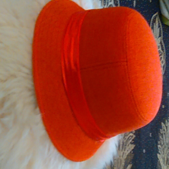 Hat - Picture 3 of 4